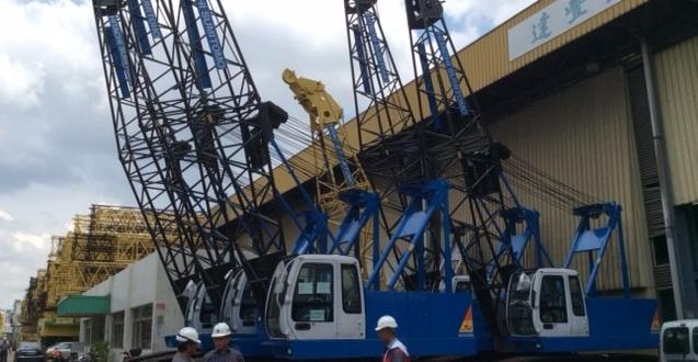 Transmodal Deliver Crawler Cranes from Singapore to the Philippines