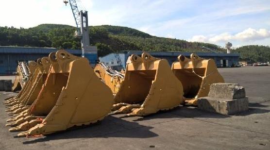 Cuchi Ship CAT Excavators from Singapore to Vietnam