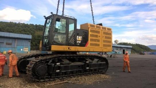 Cuchi Ship CAT Excavators from Singapore to Vietnam