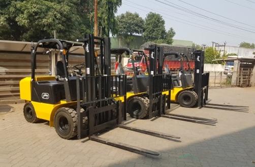 Express Global Logistics Going Green with Electric Forklifts