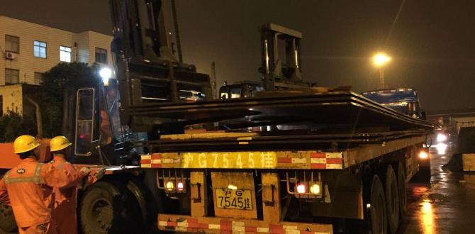 Columbia Pro-Rail Transport Services Load Steel Plates in Shanghai