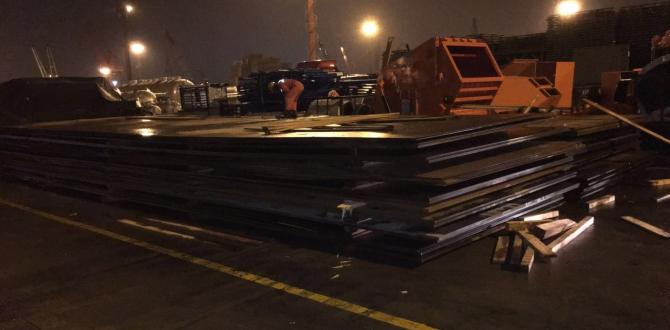 Columbia Pro-Rail Transport Services Load Steel Plates in Shanghai