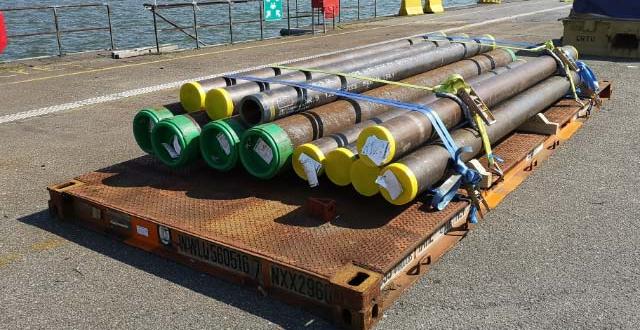 Europe Cargo with Loading of Pipes