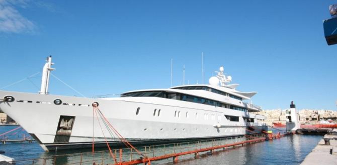 O&S Shipping Handle Transport of 500tn Super Yacht