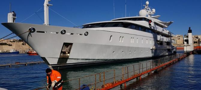 O&S Shipping Handle Transport of 500tn Super Yacht