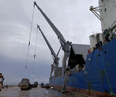 Eversail Logistics Handling Steel Billets in China