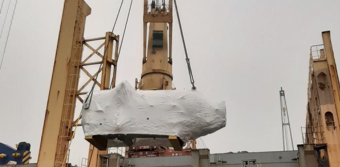 Fortune Italy Load Heavy Lift Cargo at Marghera