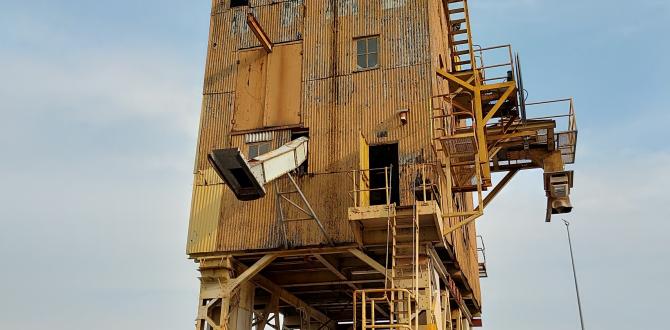 Megalift Shifts Two 31m Mechanical Unloaders in Malaysia Industrial Port