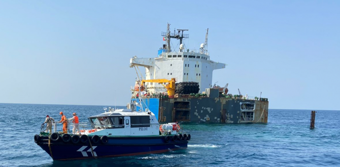 Wilhelmsen UAE Handles Jack-Up Barge Loaded on Semi-Submersible Heavy Lift Vessel