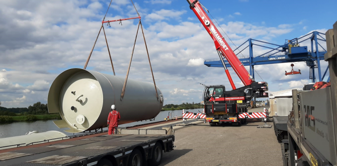 Heavy Load Service Transport Tanks to Industrial Site