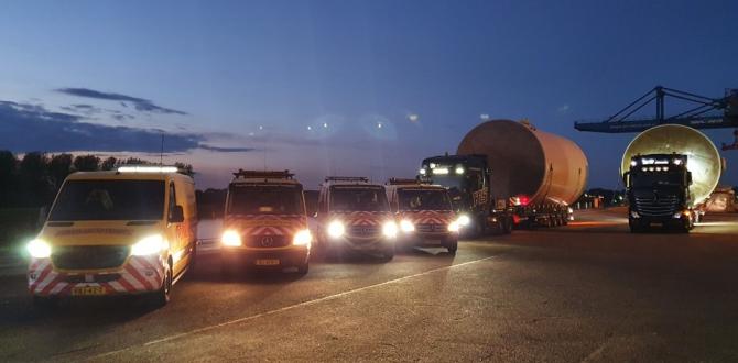 Heavy Load Service Transport Tanks to Industrial Site