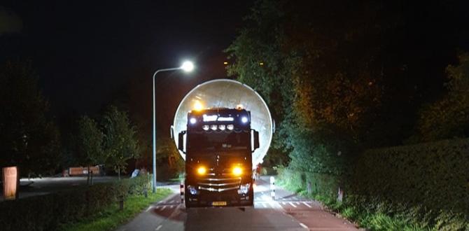 Heavy Load Service Transport Tanks to Industrial Site