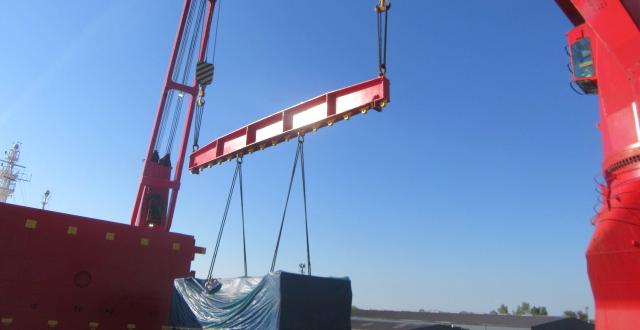 Balena Projects Transport Heavy Press Machine to North America