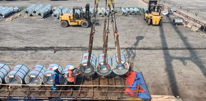 An Experienced Logistics Team at Lintas Cakrawala Logistik