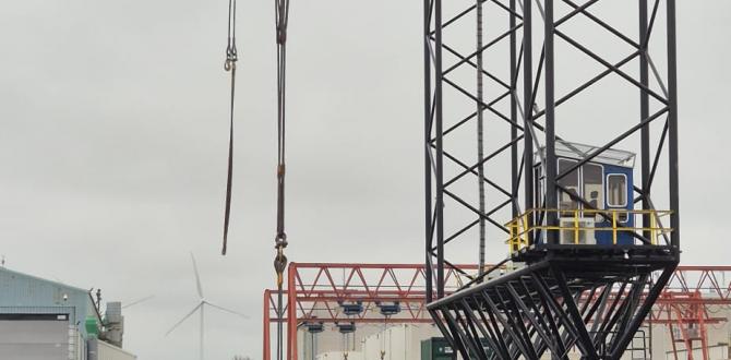 Europe Cargo Handle Transshipment Breakbulk Operation of Steel Pillars