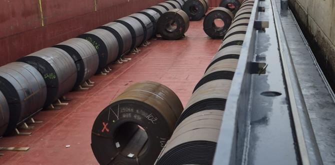 Europe Cargo Handle Transshipment Breakbulk Operation of Steel Pillars