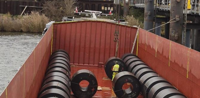 Europe Cargo Handle Transshipment Breakbulk Operation of Steel Pillars