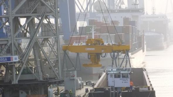 Gebrüder Weiss Handle Gantry Crane Bound for China