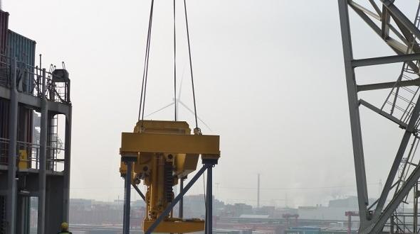 Gebrüder Weiss Handle Gantry Crane Bound for China