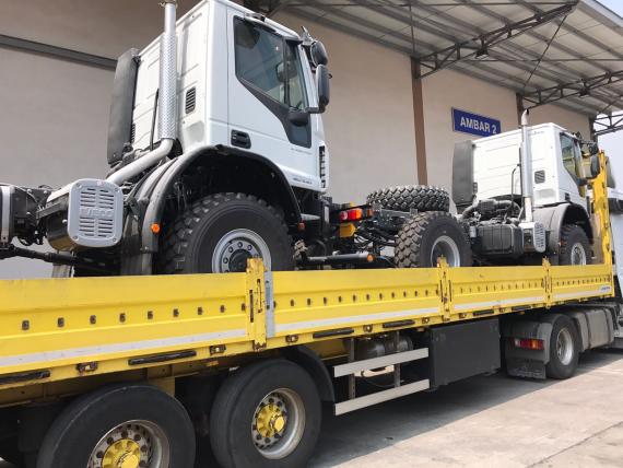 Fortune & BATI with Regular Traffic of Italian Trucks