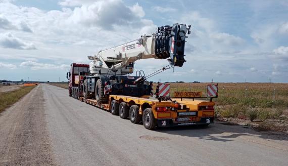 KGE Deliver Heavy Mobile Crane