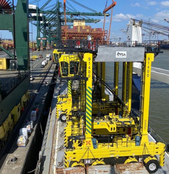 Europe Cargo Discharge Hybrid Straddle Carriers at Antwerp