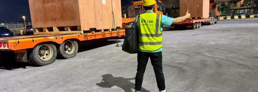 EZ Link & Naigai Trans Line Smoothly Handle Breakbulk Shipment